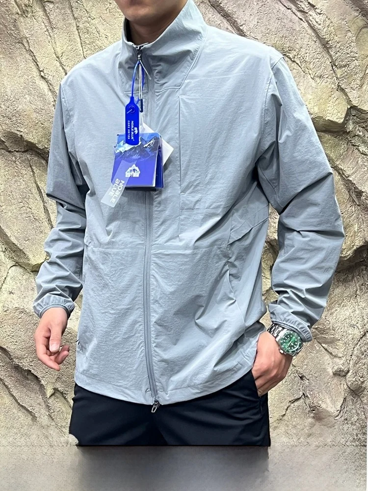 Men's Sporty 3D Tailored Jacket Lightweight Water-Resistant Stand Collar Outdoor Coat Standard Fit Long Sleeve Zipper Closure
Men's Sporty 3D Tailored Jacket Lightweight Water-Resistant Stand Collar Outdoor Coat Standard Fit Long Sleeve Zipper Closure