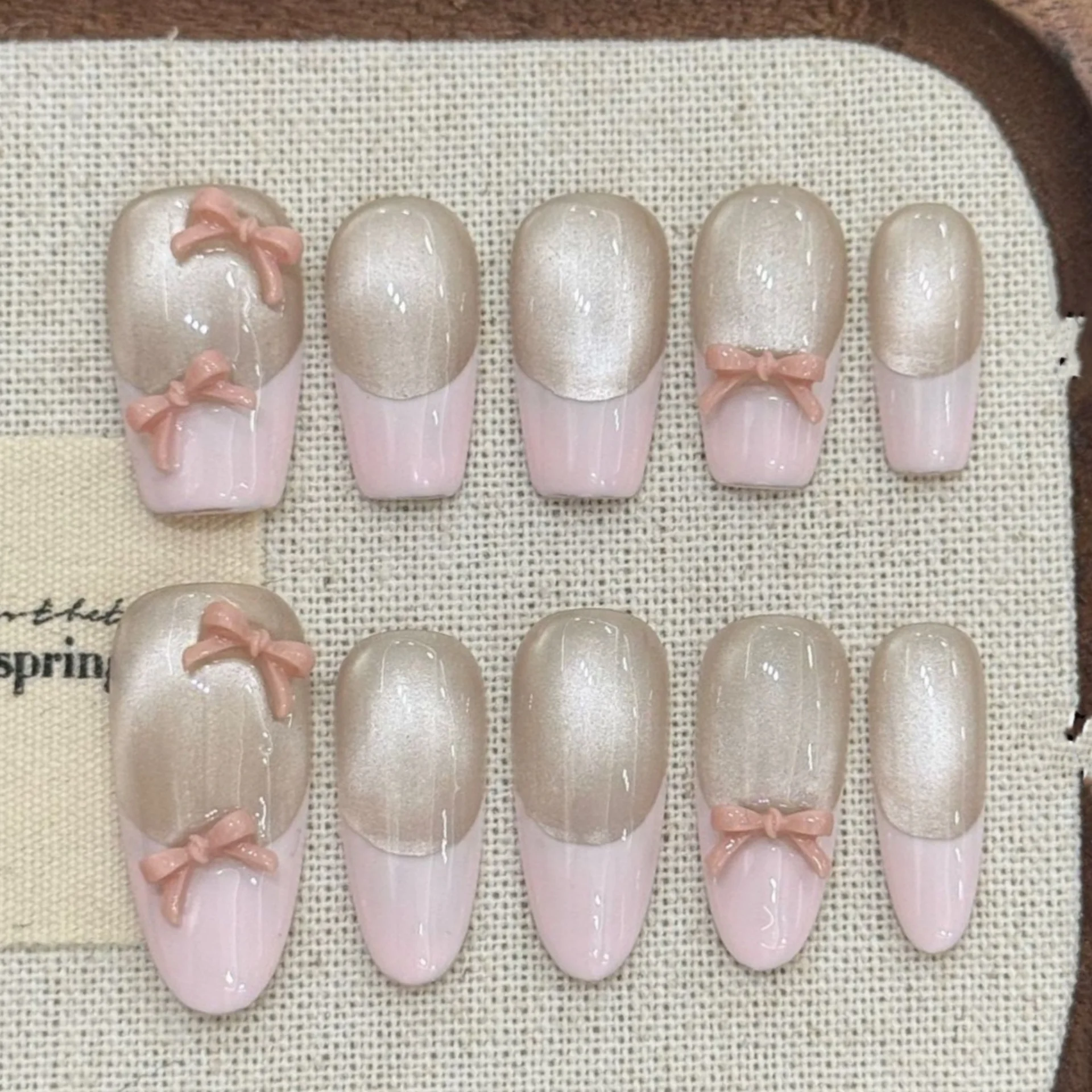 10pcs Simple Pink Press on Nails Art French Cat's Eye Short Ballet False Nail Sets Bow Design Nails Tips Detachable Fake Nail
10pcs Simple Pink Press on Nails Art French Cat's Eye Short Ballet False Nail Sets Bow Design Nails Tips Detachable Fake Nail