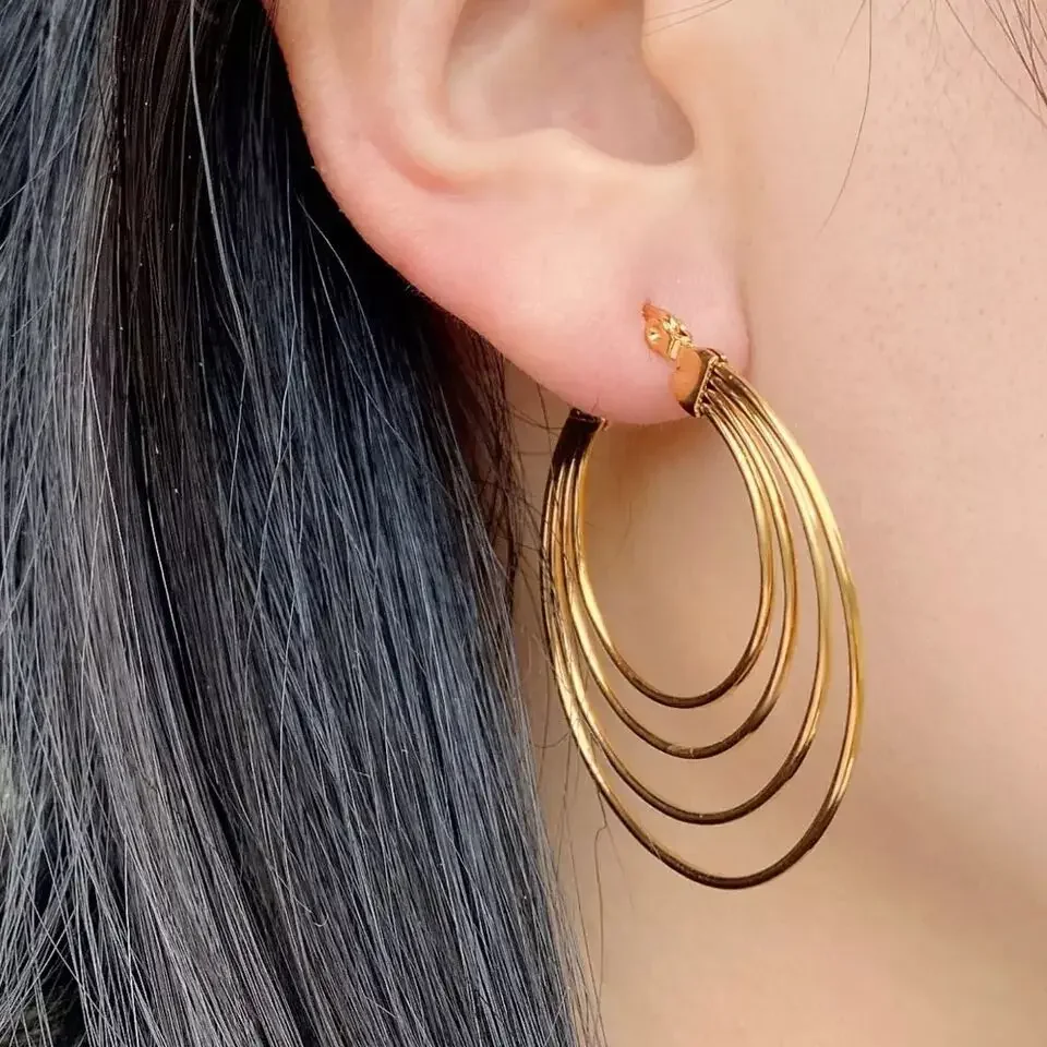 French wavy stainless steel fashion hoop high-end temperament ladies earrings party commemorative birthday gift jewelry
French wavy stainless steel fashion hoop high-end temperament ladies earrings party commemorative birthday gift jewelry