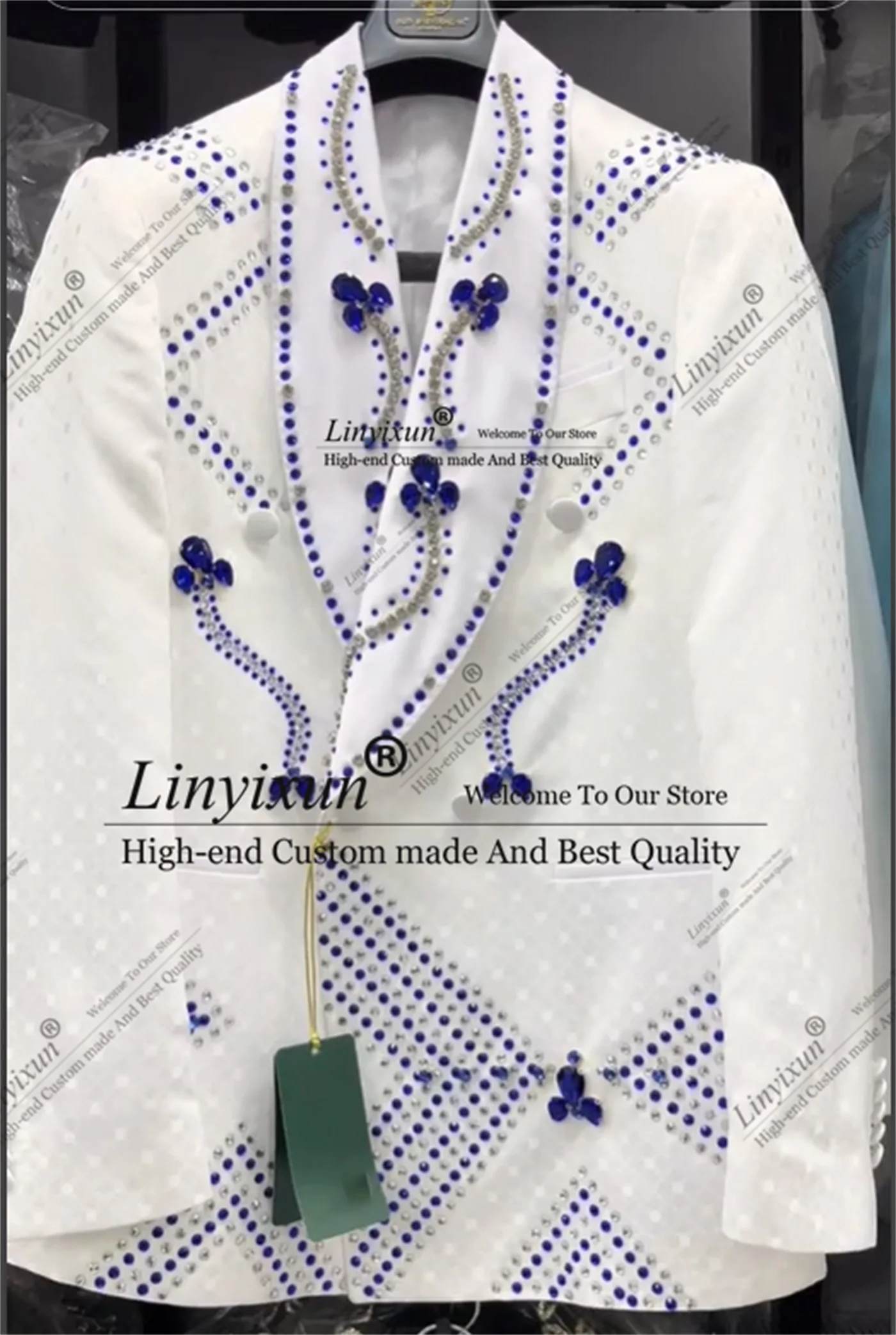 Elegent Jacquard Men Suits Beaded Crystal Groom Wedding Tuxedos 2 Pieces Male Prom Party Blazer Customized trajes para hombre
Elegent Jacquard Men Suits Beaded Crystal Groom Wedding Tuxedos 2 Pieces Male Prom Party Blazer Customized trajes para hombre