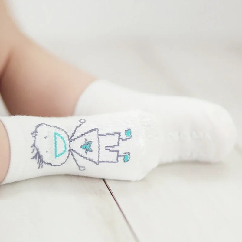 Корейские детские вязаные мягкие модные хлопковые носки, детские чулки средней длины, длинные носки для маленьких мальчиков и девочек, повседневные носки 
Корейские детские вязаные мягкие модные хлопковые носки, детские чулки средней длины, длинные носки для маленьких мальчиков и девочек, повседневные носки