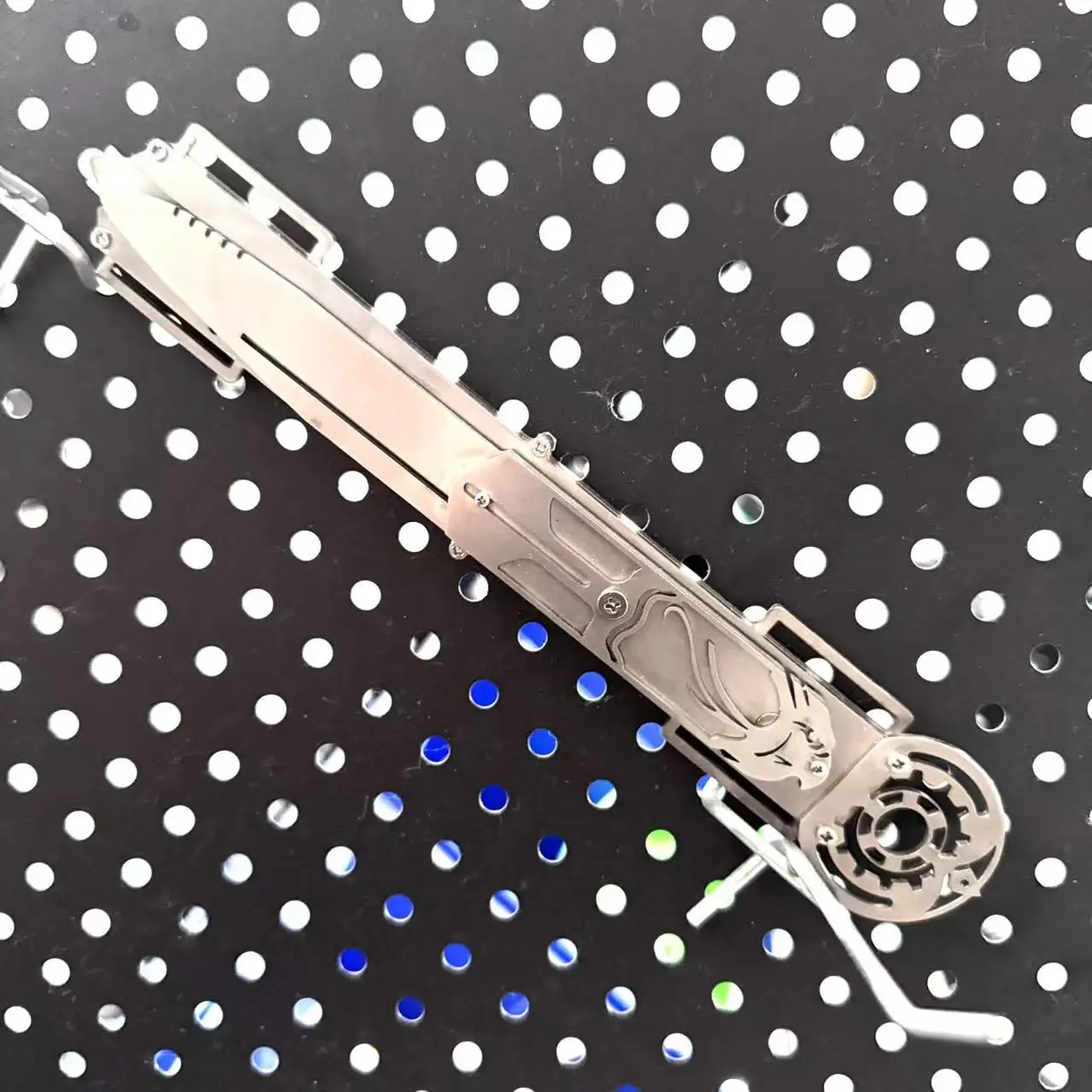 New Wrist-Controlled Gravity Metal Hidden Blade for Assassin's Creed Connor, Rotatable Action, Cosplay Role Play Gear
New Wrist-Controlled Gravity Metal Hidden Blade for Assassin's Creed Connor, Rotatable Action, Cosplay Role Play Gear