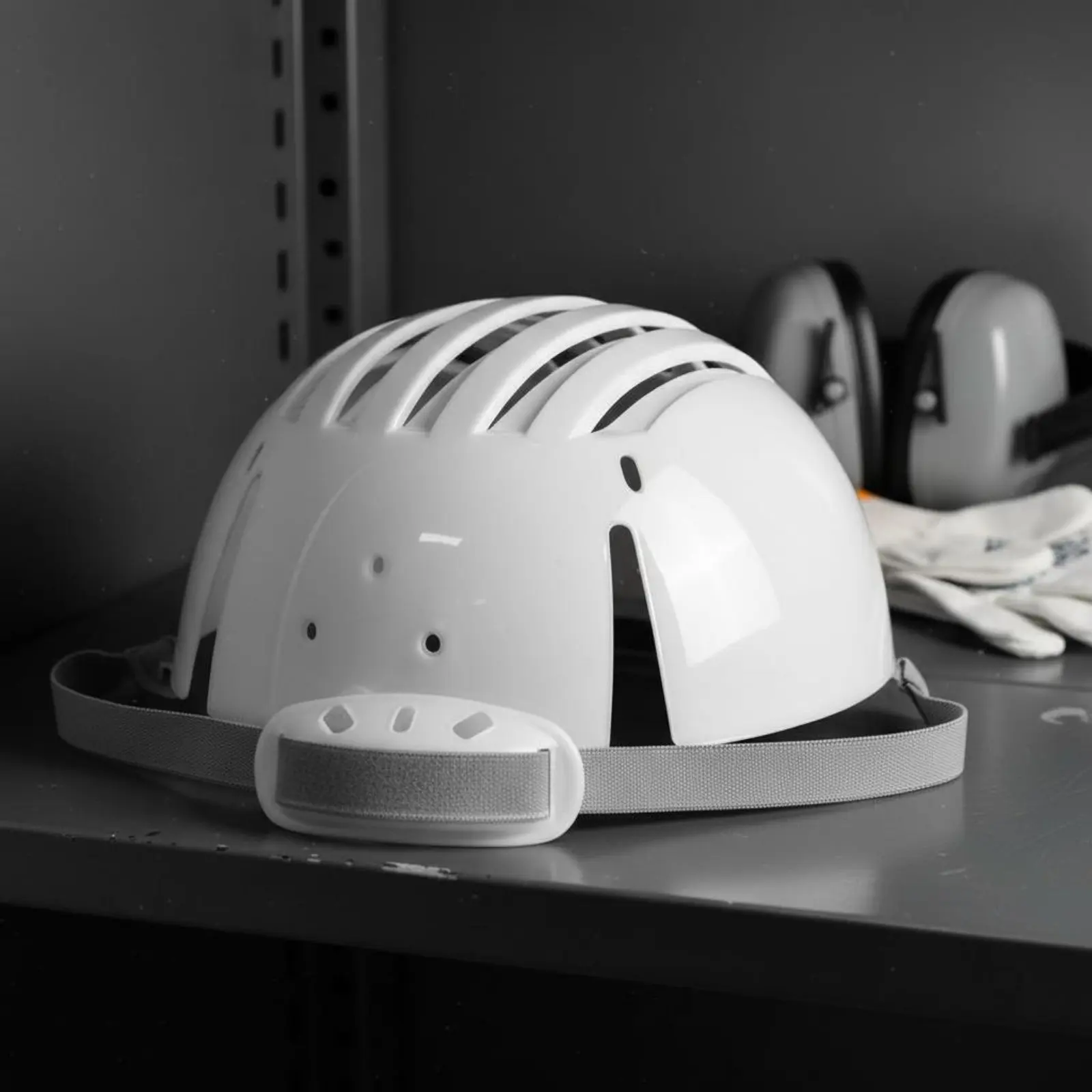 PE Helmet Liner Adjustable Chin Strap Helmet Shell Light Safety Work Cap Elastic Safety Gear Breathable Design for Workshop
PE Helmet Liner Adjustable Chin Strap Helmet Shell Light Safety Work Cap Elastic Safety Gear Breathable Design for Workshop