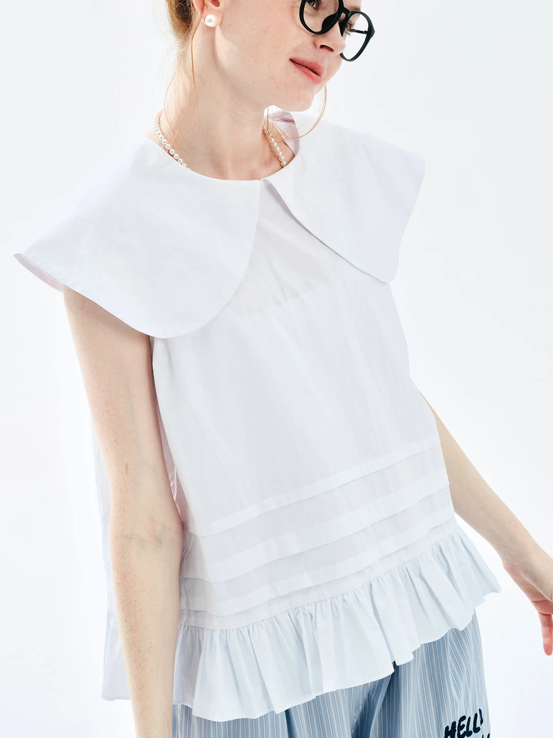 IMAKOKONI original design lapel pullover sleeveless lace patchwork vest top for women 244692
IMAKOKONI original design lapel pullover sleeveless lace patchwork vest top for women 244692