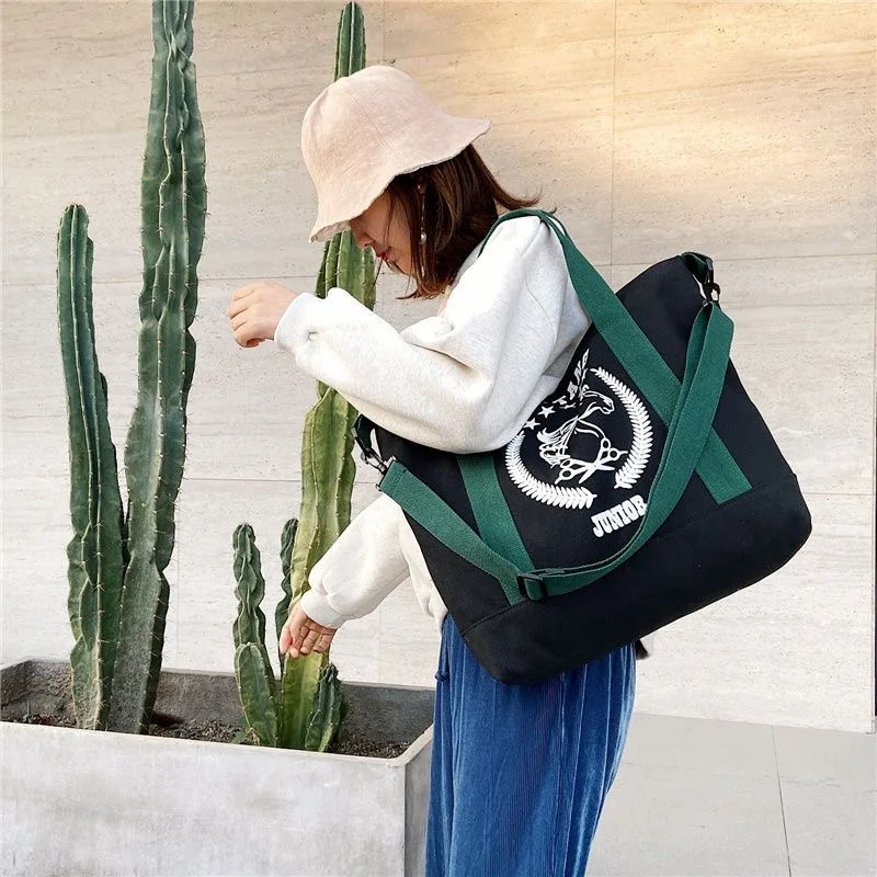 New Designer Shoulder Bag Tote Bag Aesthetic Casual Handbag Large Capacity Reusable Unisex Travel Shopping Bag Crossbody Bags
New Designer Shoulder Bag Tote Bag Aesthetic Casual Handbag Large Capacity Reusable Unisex Travel Shopping Bag Crossbody Bags