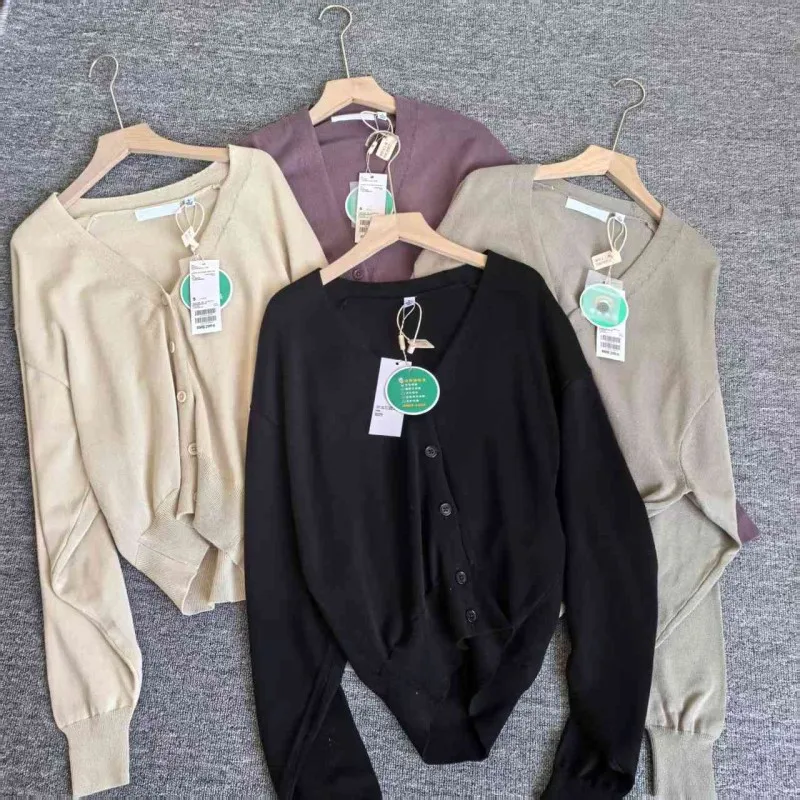 High Quality Early Spring New Style Women's Knitted Cardigan Jacket V-Neck Casual Batwing Sleeve Long Sleeve Color Sweater
High Quality Early Spring New Style Women's Knitted Cardigan Jacket V-Neck Casual Batwing Sleeve Long Sleeve Color Sweater
