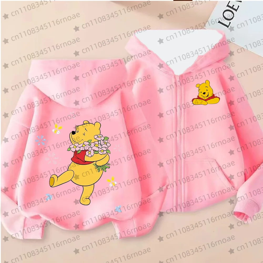 2026 Высококачественная рождественская детская толстовка с капюшоном Disney, милая толстовка на молнии с рисунком Винни-Пуха, удобный топ
2026 Высококачественная рождественская детская толстовка с капюшоном Disney, милая толстовка на молнии с рисунком Винни-Пуха, удобный топ