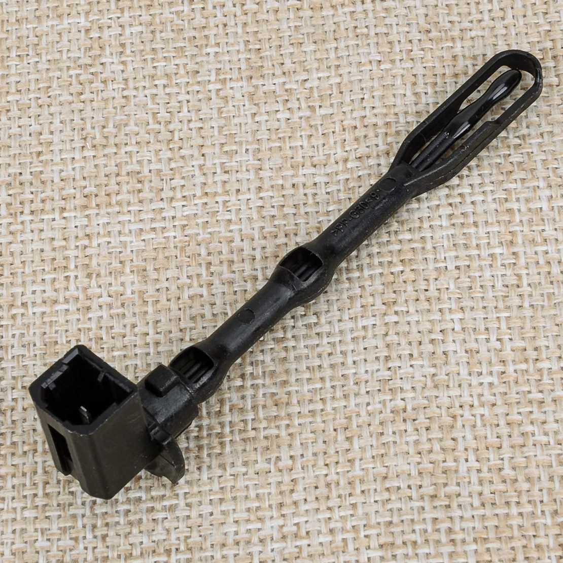 97143C5000 Car A/C Evaporator Thermistor Temperature Sensor Black Fit for Kia Sportage Hyundai Tucson 2016 2017 2018 2019 2020
97143C5000 Car A/C Evaporator Thermistor Temperature Sensor Black Fit for Kia Sportage Hyundai Tucson 2016 2017 2018 2019 2020