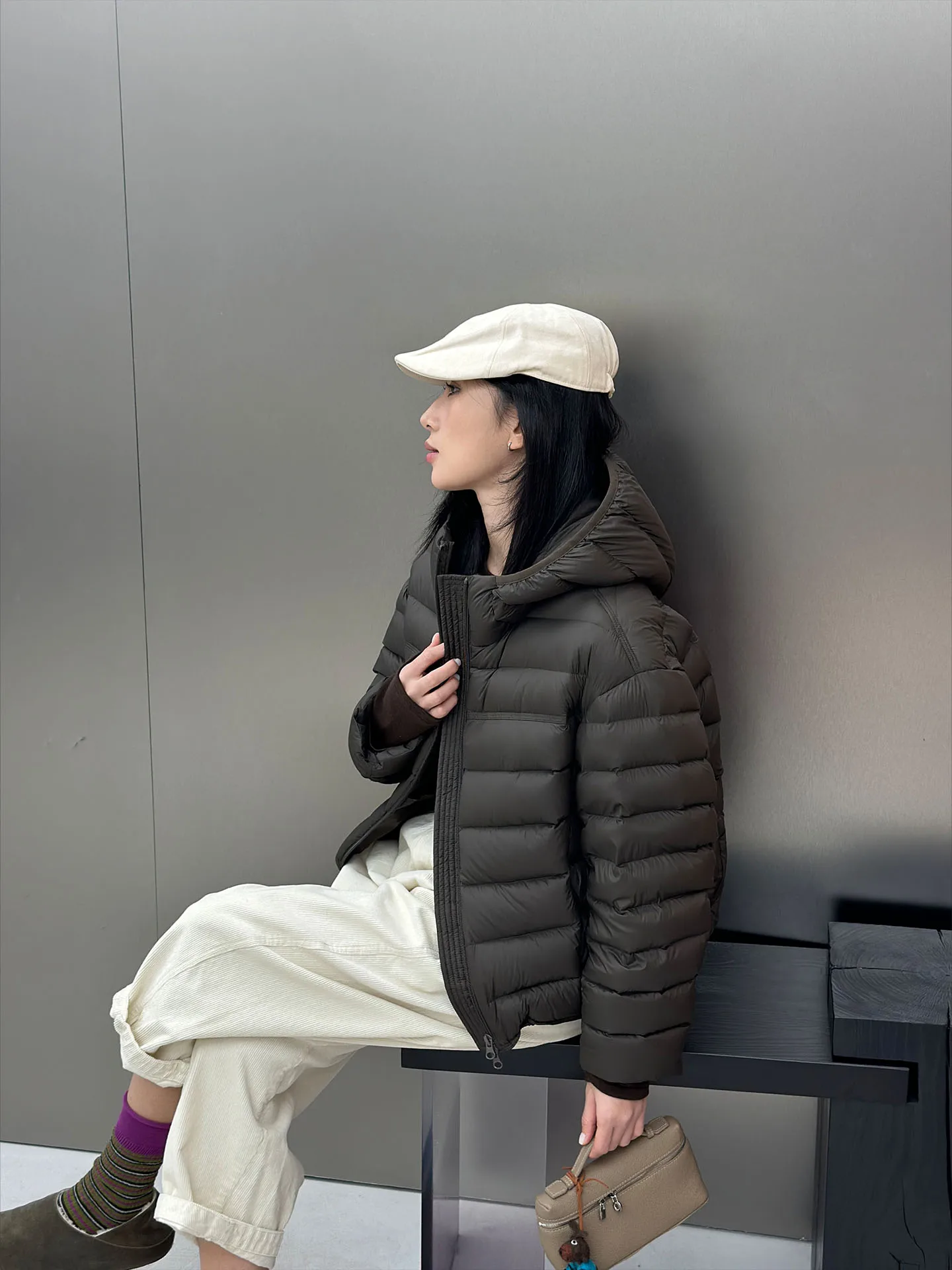 Легкий пуховик с капюшоном из 90% белого гусиного пуха, с возможностью отслеживания происхождения, теплая повседневная зимняя верхняя одежда из полиэфирного волокна, длинный рукав
Легкий пуховик с капюшоном из 90% белого гусиного пуха, с возможностью отслеживания происхождения, теплая повседневная зимняя верхняя одежда из полиэфирного волокна, длинный рукав