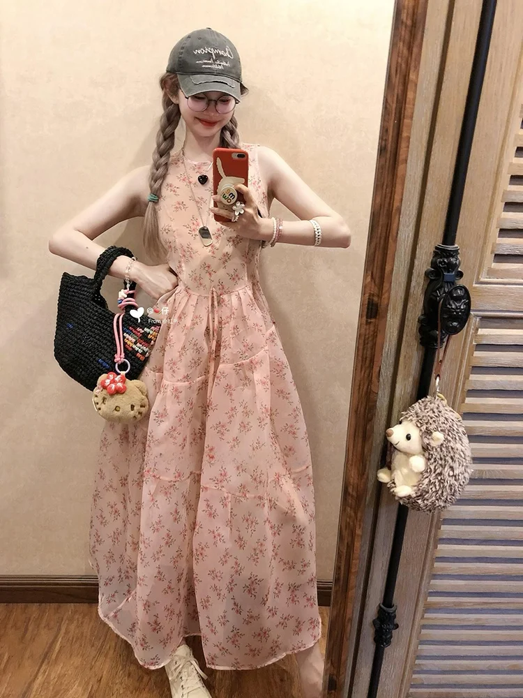 Romantic Style Floral Print Maxi Dress Waist-Cinching Sleeveless Holiday Dress for plus Size Women Sweet And Spicy Girl
Romantic Style Floral Print Maxi Dress Waist-Cinching Sleeveless Holiday Dress for plus Size Women Sweet And Spicy Girl