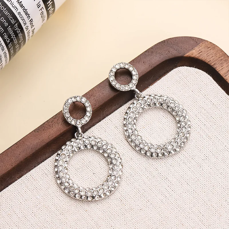 Summer earrings for women, full large circle, elegant, simple and versatile, personality earrings
Summer earrings for women, full large circle, elegant, simple and versatile, personality earrings