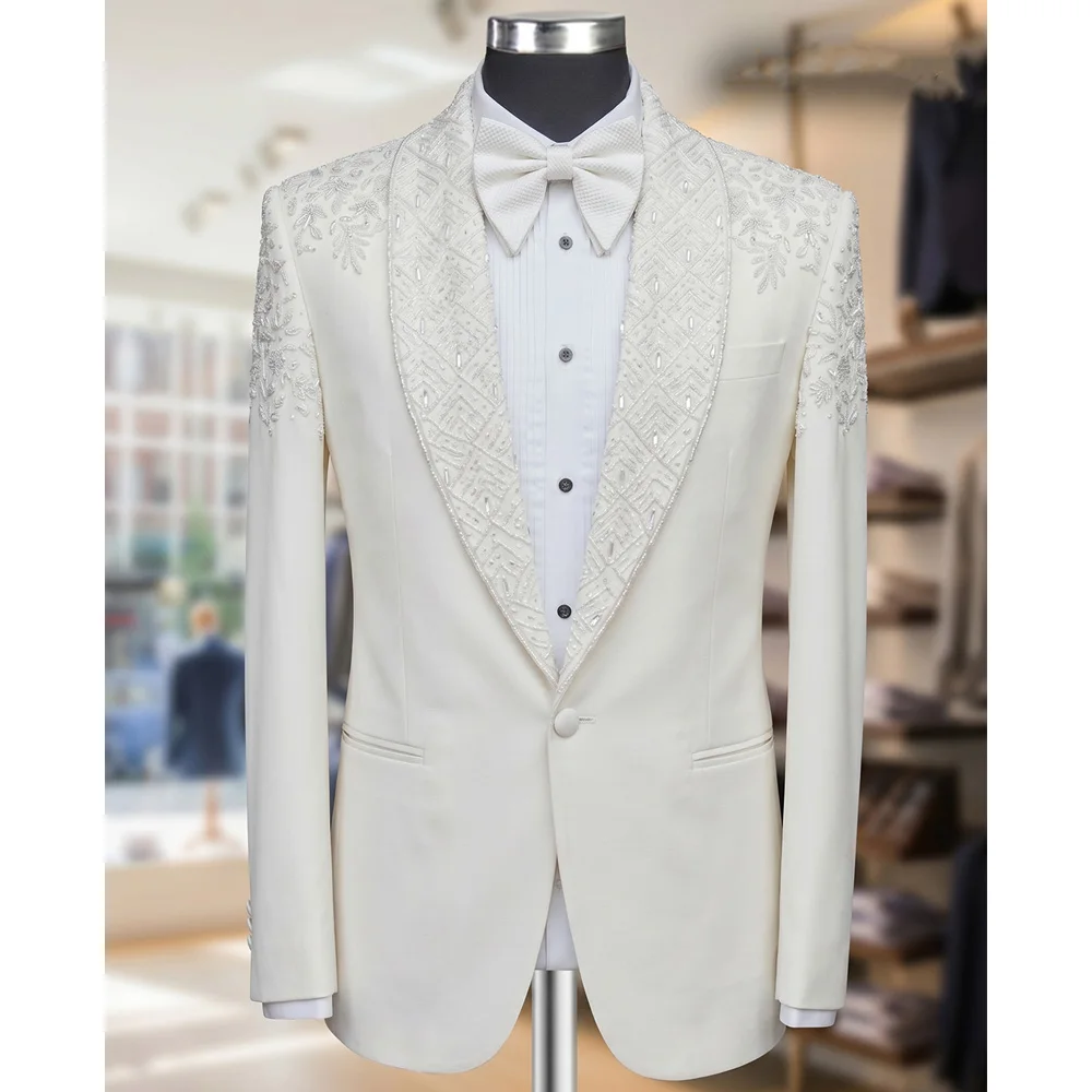 Luxury Metallic Appliques Crystals Tuxedos Men Suits 3 Pieces Groom Party Male Prom Blazers Wedding Ternos Completo Customized
Luxury Metallic Appliques Crystals Tuxedos Men Suits 3 Pieces Groom Party Male Prom Blazers Wedding Ternos Completo Customized