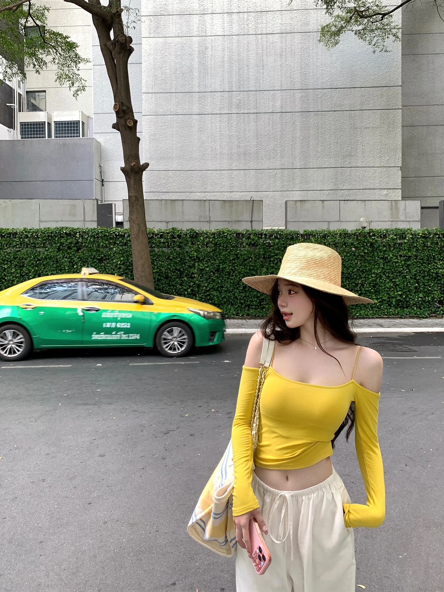 Топ-футболка Chen Jiamin NNS Early Spring для корейских женщин, на одно плечо, с встроенными чашечками, укороченная, в стиле Pure Desire
Топ-футболка Chen Jiamin NNS Early Spring для корейских женщин, на одно плечо, с встроенными чашечками, укороченная, в стиле Pure Desire