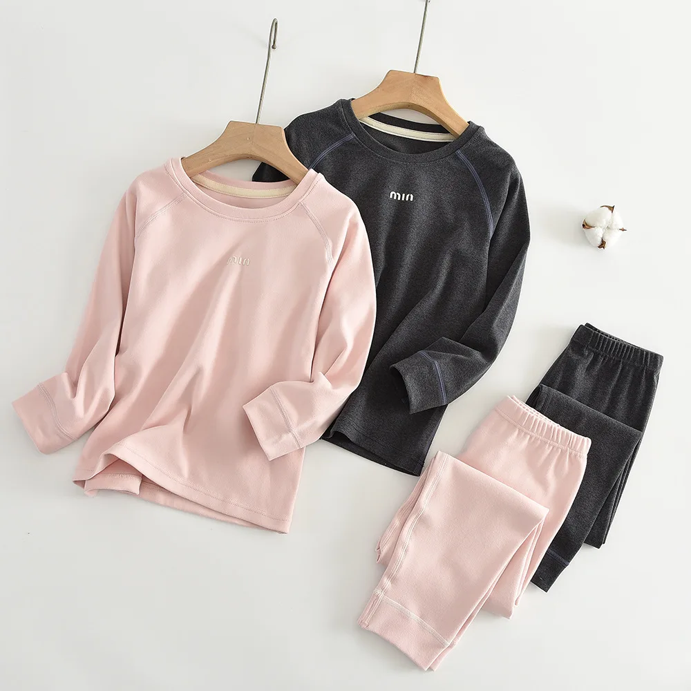 Children's thermal underwear set autumn and winter thermal pajamas set round neck loungewear German velvet pajamas long johns
Children's thermal underwear set autumn and winter thermal pajamas set round neck loungewear German velvet pajamas long johns