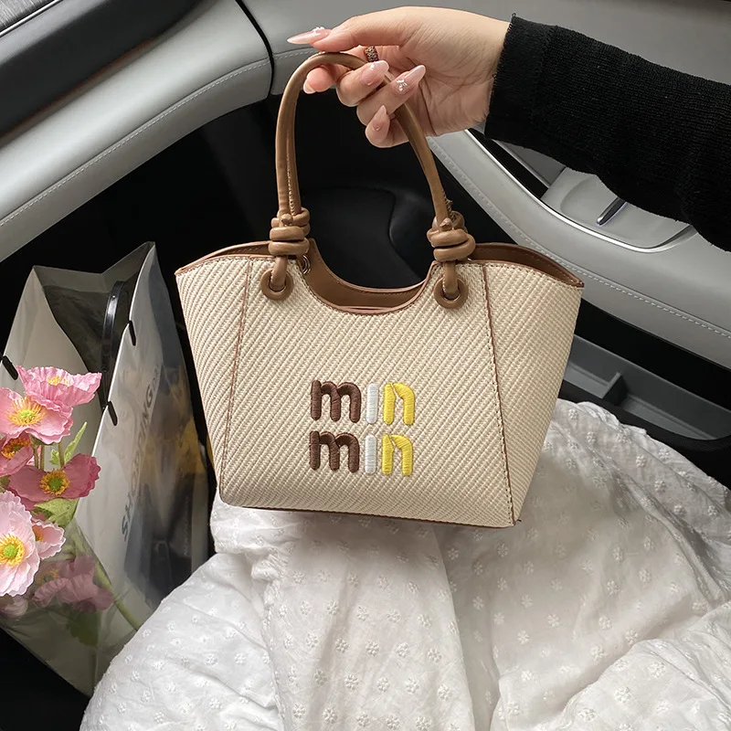 Модный 2025! Женское ручное ведро с вышитой нитью — роскошная искусственная замша, дизайн сложной строчки, универсальное плечо/через плечо
Модный 2025! Женское ручное ведро с вышитой нитью — роскошная искусственная замша, дизайн сложной строчки, универсальное плечо/через плечо