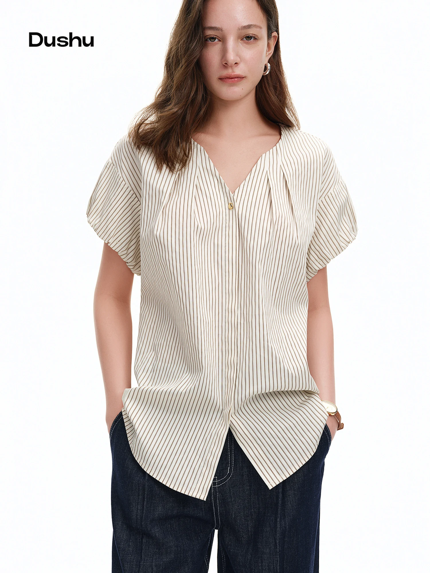 DUSHU Striped Stylish Short Puff Sleeved TopNew Summer 2026 Elegant Loose Shirt V-neck Harajuku Style Leisure Holiday Chic Ins
DUSHU Striped Stylish Short Puff Sleeved TopNew Summer 2026 Elegant Loose Shirt V-neck Harajuku Style Leisure Holiday Chic Ins