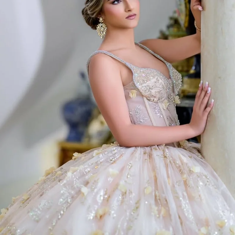 Платье Quinceanera с открытыми плечами цвета шампанского по индивидуальному заказу, аппликация с блестками и бусинами, 3D цветок со шлейфом, платья de 15, Quinceanera
Платье Quinceanera с открытыми плечами цвета шампанского по индивидуальному заказу, аппликация с блестками и бусинами, 3D цветок со шлейфом, платья de 15, Quinceanera