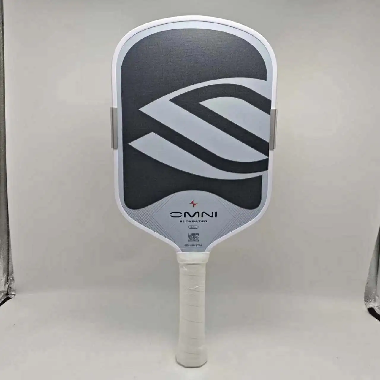 Brand T700 Carbon Fiber Pickleball Paddle 16mm Honeycomb Core Elongated USAP Approved Professional Tournament Racket Racquet
Brand T700 Carbon Fiber Pickleball Paddle 16mm Honeycomb Core Elongated USAP Approved Professional Tournament Racket Racquet
