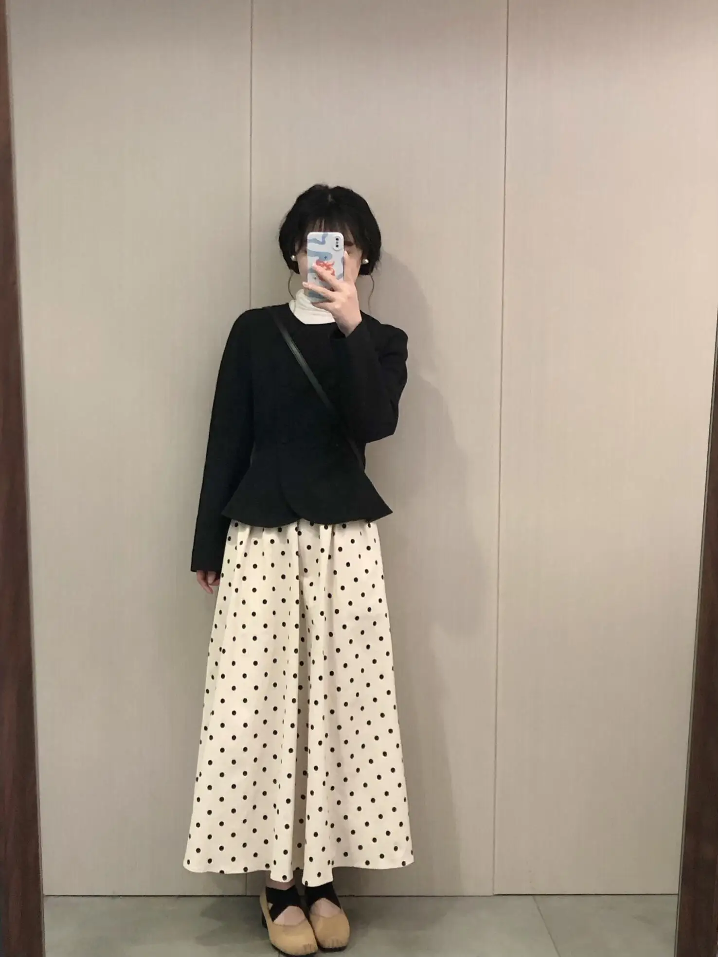 Elegant Black Long Sleeve High Waist Halter Neck Polka Dot Skirt And Jacket Two Piece Set for Women Spring Autumn Slimming
Elegant Black Long Sleeve High Waist Halter Neck Polka Dot Skirt And Jacket Two Piece Set for Women Spring Autumn Slimming