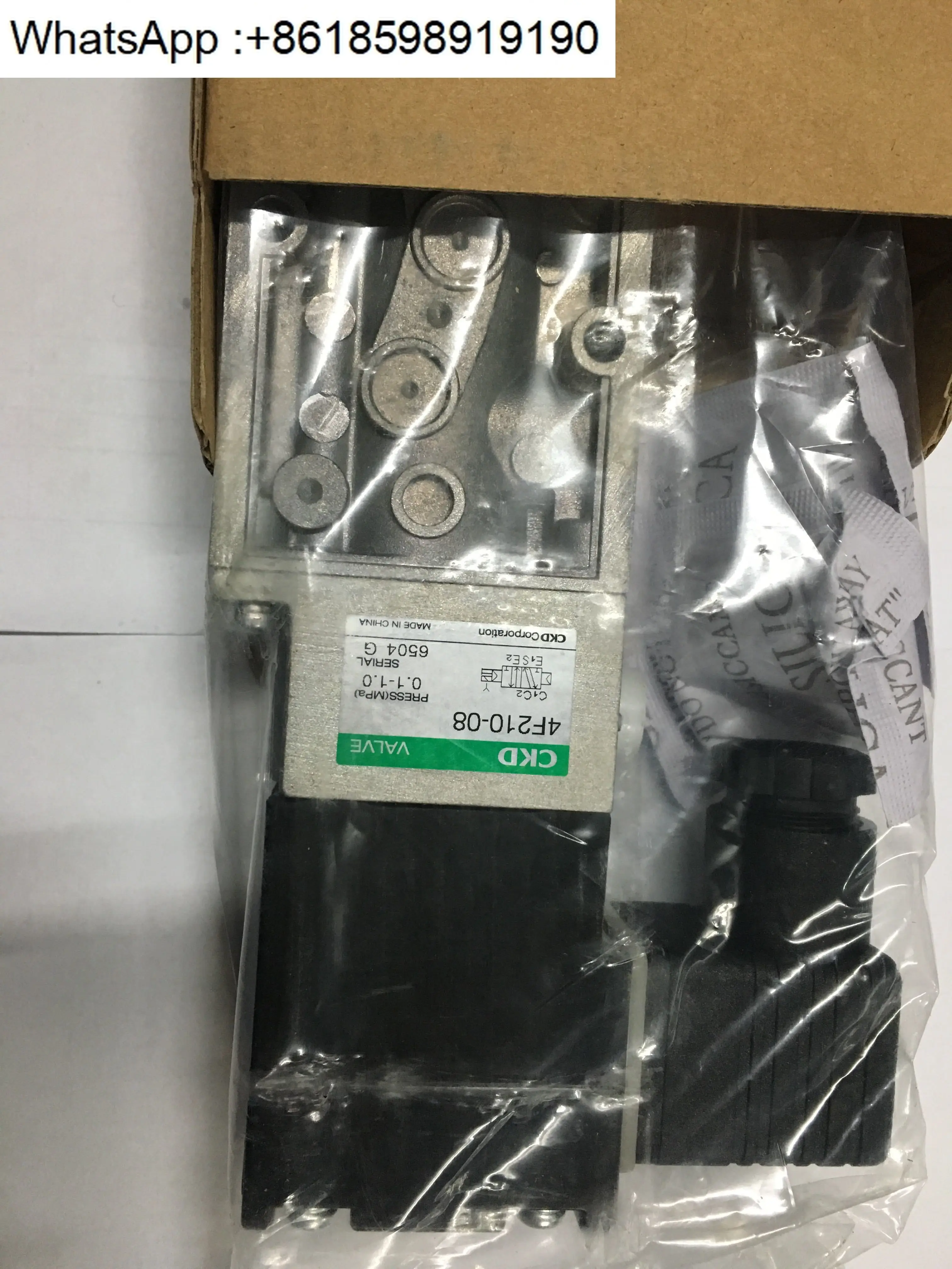 Точечная поставка Япония Электромагнитный клапан CKD 4F210-08, напряжение AC110v/DC24V/AC220
Точечная поставка Япония Электромагнитный клапан CKD 4F210-08, напряжение AC110v/DC24V/AC220