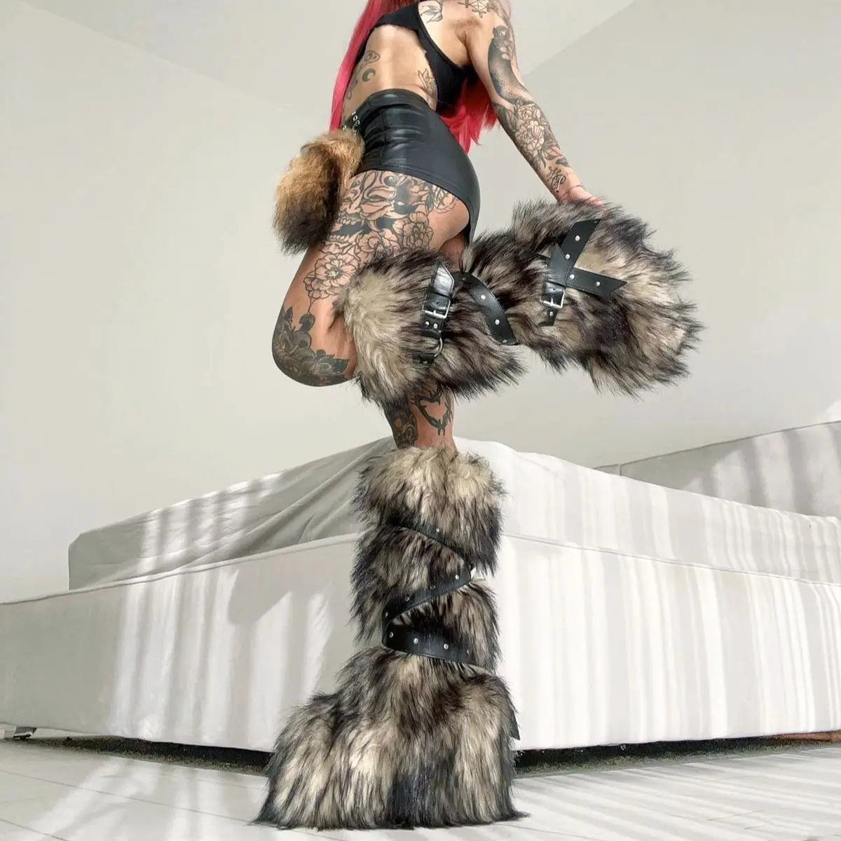 Y2K Subculture Hottie Sexy Women Knee High Boots Fur Snow Boots Punk Rivet Straps Buckle Height Increase Botas De Invierno Mujer
Y2K Subculture Hottie Sexy Women Knee High Boots Fur Snow Boots Punk Rivet Straps Buckle Height Increase Botas De Invierno Mujer