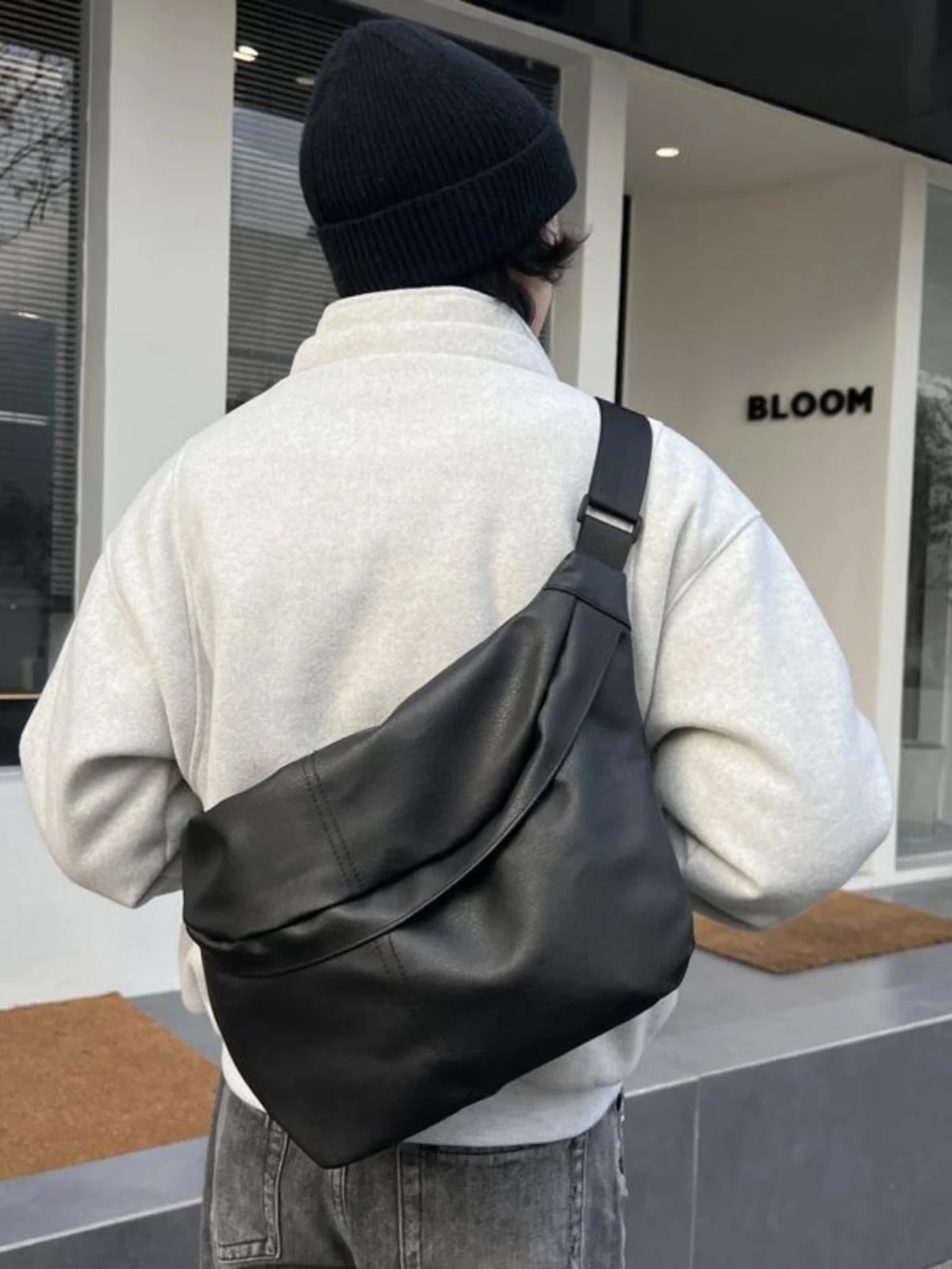 NIN Retro Large Capacity Single Shoulder Crossbody Bag Street Hip Hop Unisex Fashionable Functional Chest Bag Trendy
NIN Retro Large Capacity Single Shoulder Crossbody Bag Street Hip Hop Unisex Fashionable Functional Chest Bag Trendy