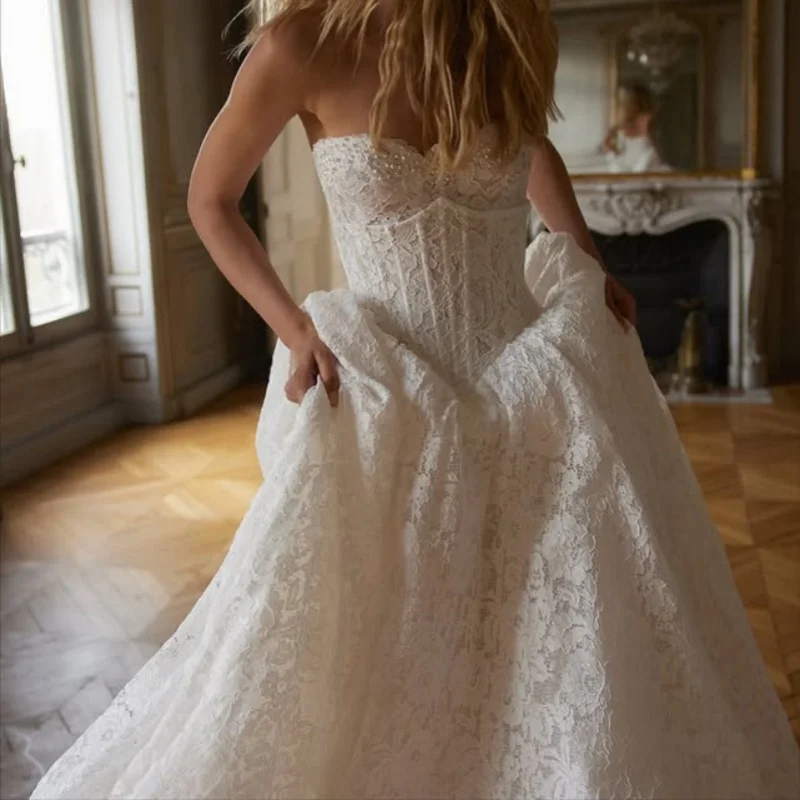 Lace Ivory White Appliques Wedding Dresses off-shoulder A skirt decal Long tail Bridal Gowns Made Customized
Lace Ivory White Appliques Wedding Dresses off-shoulder A skirt decal Long tail Bridal Gowns Made Customized