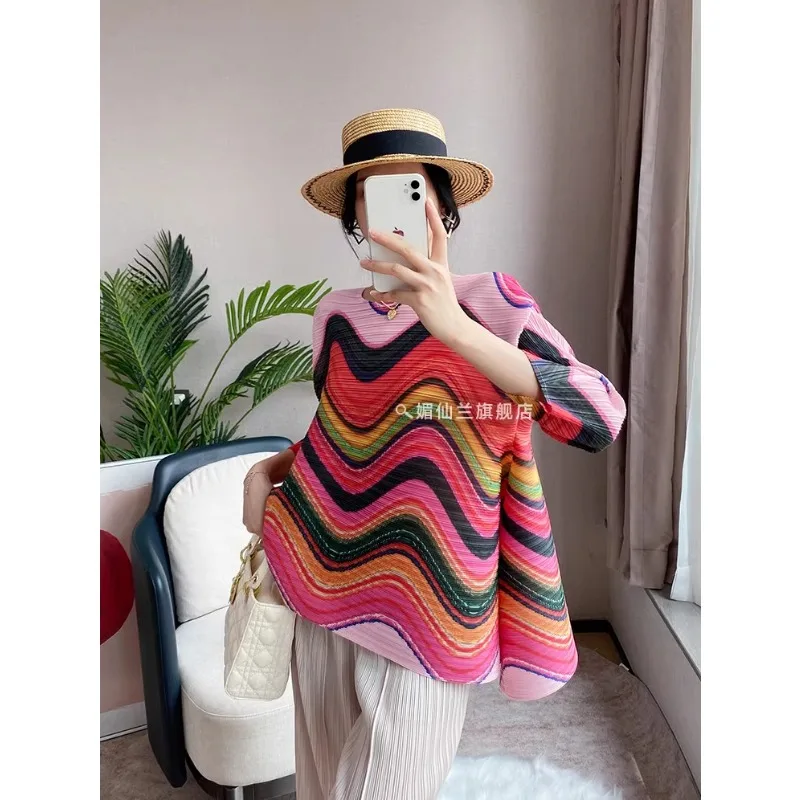 SMVP 2025 Summer New Women T-shirt Wave Stripe Printing Original Design Loose Big Size Fashion Casual Female Tops
SMVP 2025 Summer New Women T-shirt Wave Stripe Printing Original Design Loose Big Size Fashion Casual Female Tops