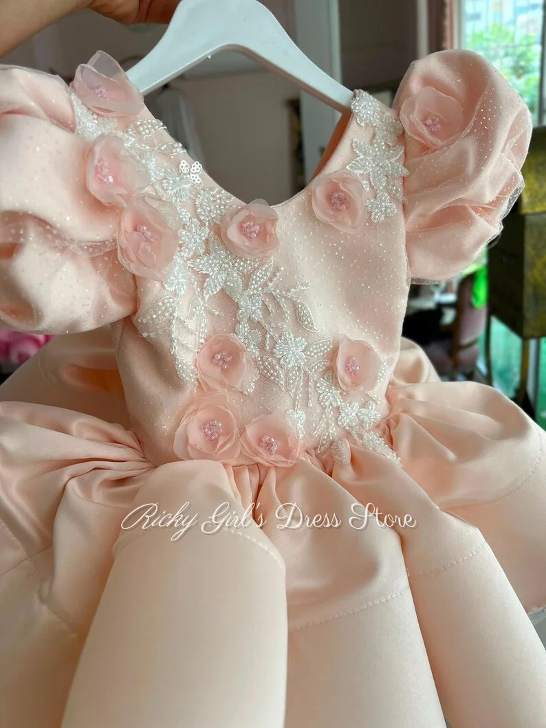 Girl Gown Stain Puff Sleeves Pink Flower Girl Dress For Wedding Ceremonies Customized Beading 3d Flowers Mini Birthday Gown
Girl Gown Stain Puff Sleeves Pink Flower Girl Dress For Wedding Ceremonies Customized Beading 3d Flowers Mini Birthday Gown
