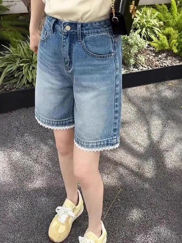 High Waist Lace Trim Loose Fit Women's Jeans Casual Wide Leg Five Lengths Summer Denim Pants plus Size Slimming Effect
High Waist Lace Trim Loose Fit Women's Jeans Casual Wide Leg Five Lengths Summer Denim Pants plus Size Slimming Effect