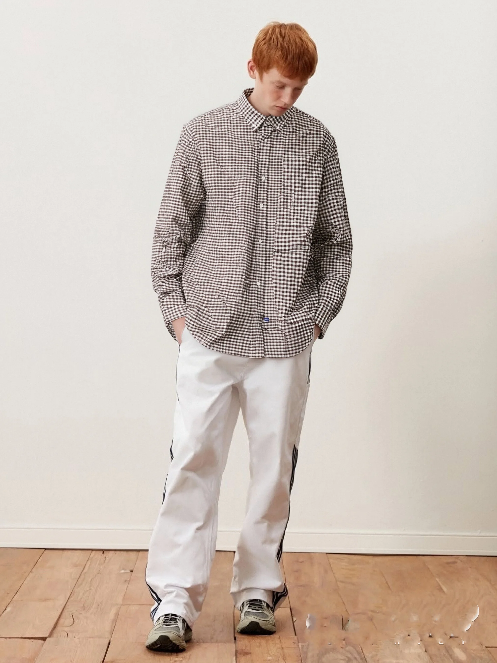 Мужская повседневная клетчатая одежда для улицы, длинная све irt, свободная посадка, хлопковая, водонепроницаемая, ветрозащитная, на пуговицах, простой дизайн
Мужская повседневная клетчатая одежда для улицы, длинная све irt, свободная посадка, хлопковая, водонепроницаемая, ветрозащитная, на пуговицах, простой дизайн