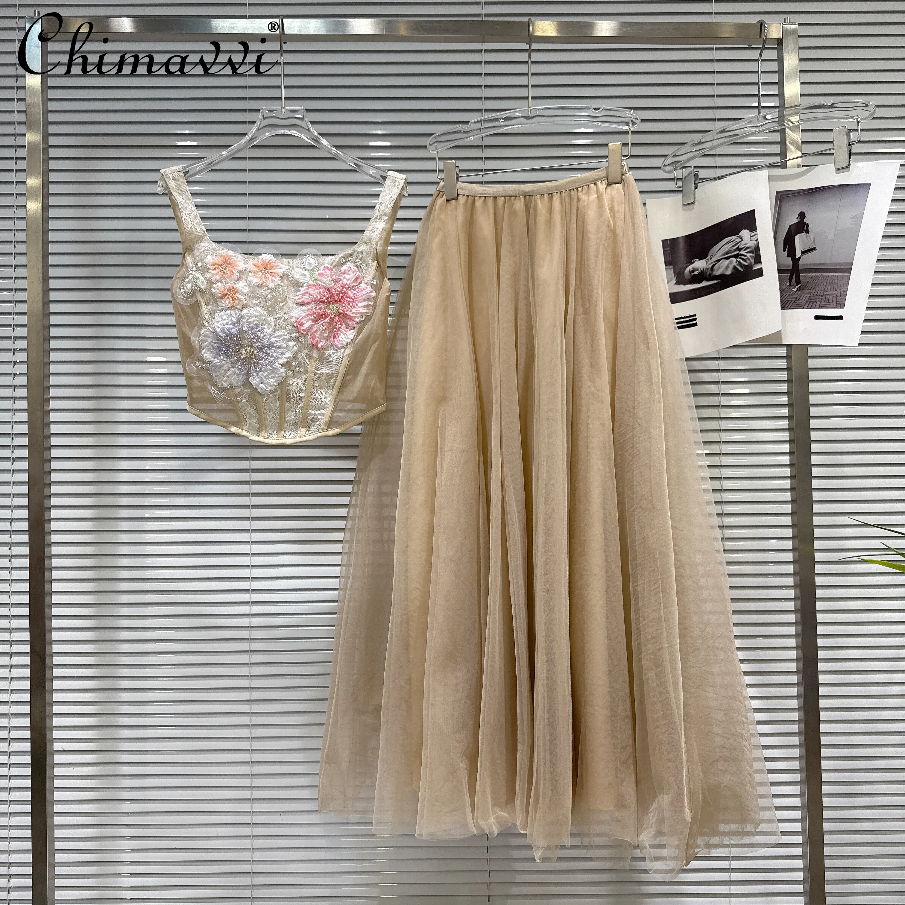 2026 Summer French Elegant Fashion Bead Embroidery Flower Fishbone Sleeveless Top High Waist Mesh Long Skirt Two-piece Set Women
2026 Summer French Elegant Fashion Bead Embroidery Flower Fishbone Sleeveless Top High Waist Mesh Long Skirt Two-piece Set Women