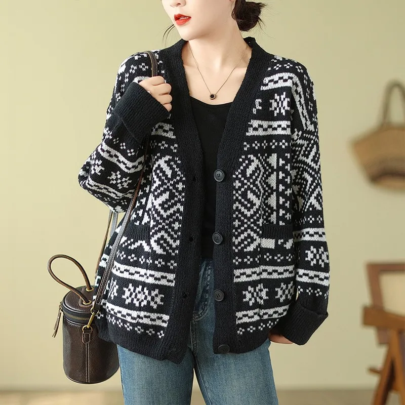 Women Casual Sweater Coats New 2024 Autumn Vintage Style Geometric Pattern Loose Female Long Sleeve Knitted Cardigans B2046
Women Casual Sweater Coats New 2024 Autumn Vintage Style Geometric Pattern Loose Female Long Sleeve Knitted Cardigans B2046