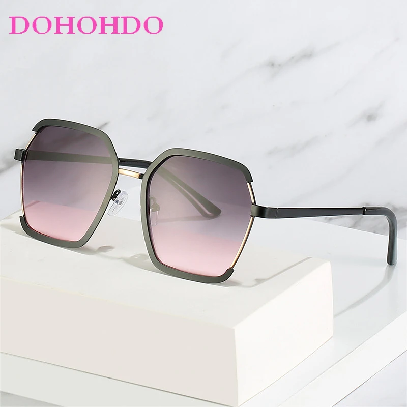 Luxury Designer Big Square Sunglasses For Women Men Fashion Retro Metal Eyewear Outdoor Driving Travel Shades Sun Glasses UV400
Luxury Designer Big Square Sunglasses For Women Men Fashion Retro Metal Eyewear Outdoor Driving Travel Shades Sun Glasses UV400