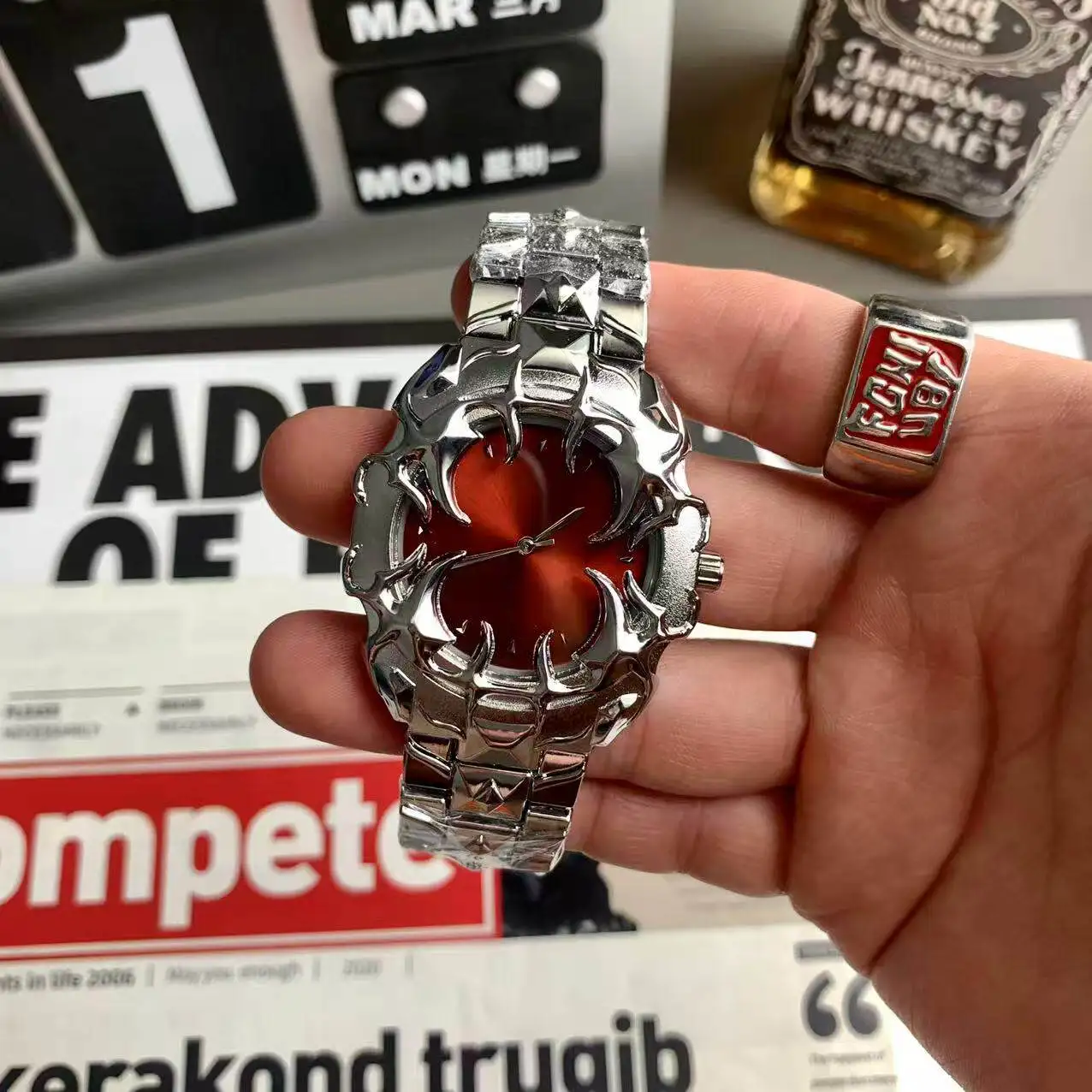 Carving Demon Claw Punk Removable Case Quartz Watch Men Y2K Alabaster Industries Men Watch Unique Creative Original AAA Clock
Carving Demon Claw Punk Removable Case Quartz Watch Men Y2K Alabaster Industries Men Watch Unique Creative Original AAA Clock