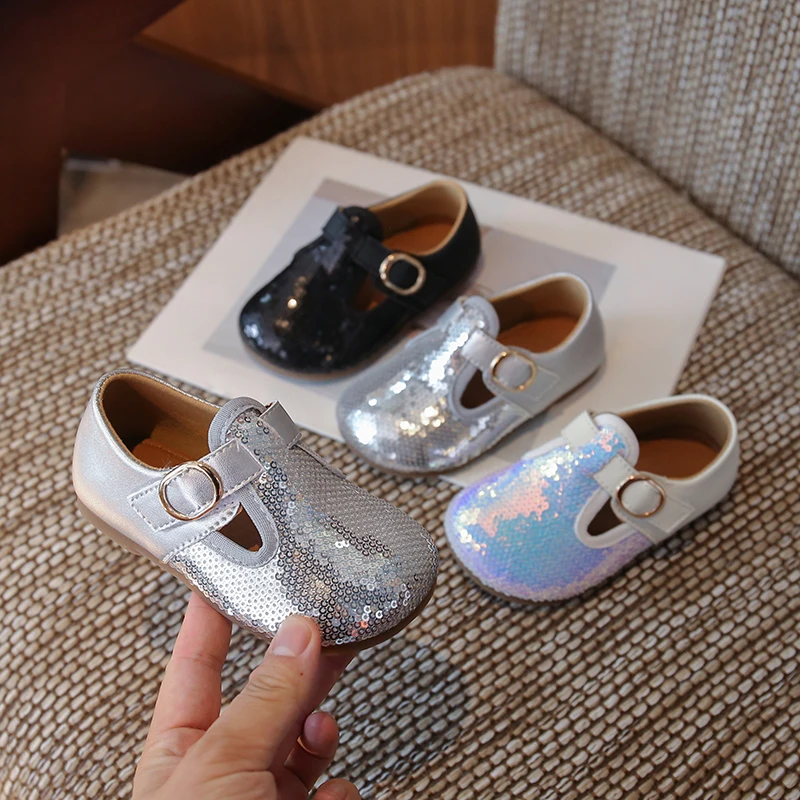 Girls Princess Flats Shiny Glitter Kids Casual Leather Shoes Versatile Round Toes 2025 Autumn Children Dance Performance Shoes
Girls Princess Flats Shiny Glitter Kids Casual Leather Shoes Versatile Round Toes 2025 Autumn Children Dance Performance Shoes