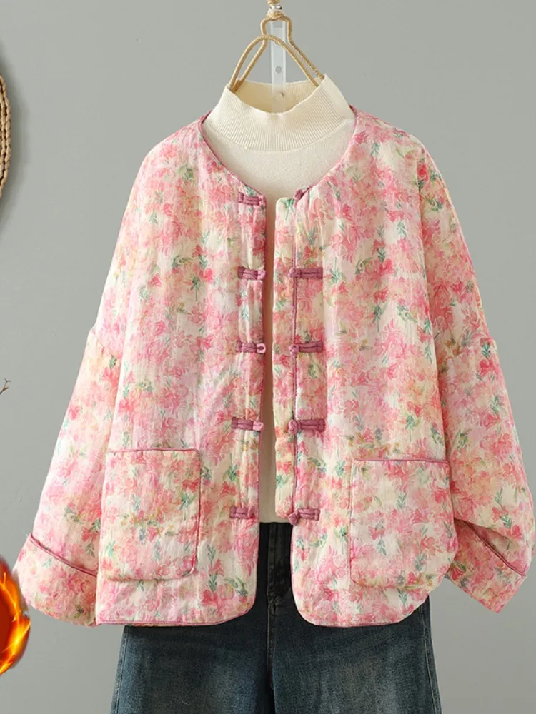 Thickened Cotton Jacket Pink Floral Print Traditional Chinese Button Women's Winter Warm Coat Loose Fit Retro Style Long Sleeve
Thickened Cotton Jacket Pink Floral Print Traditional Chinese Button Women's Winter Warm Coat Loose Fit Retro Style Long Sleeve