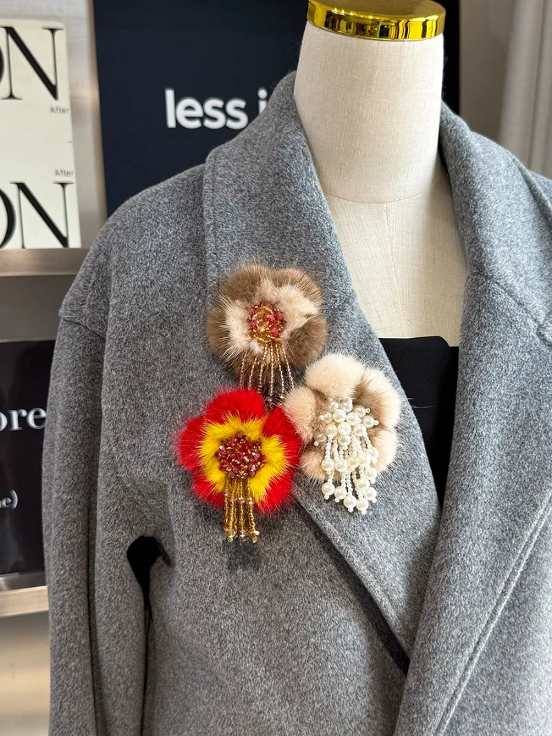 Mink Fur Flower Brooch for Women Simple and Fashionable High-end Sweater Pin Accessories Clothing Scarves Decorative
Mink Fur Flower Brooch for Women Simple and Fashionable High-end Sweater Pin Accessories Clothing Scarves Decorative