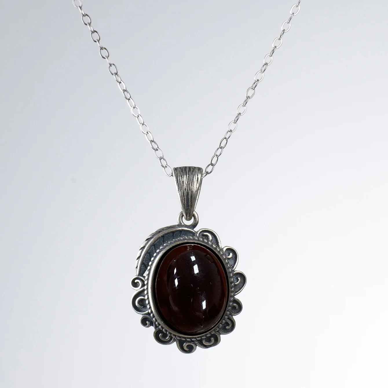 11*9mm Natural Orange Garnet Pendant Necklace Sterling 925 Silver Chain Vintage Exquisite Bohemian Jewelry for Party Banquet
11*9mm Natural Orange Garnet Pendant Necklace Sterling 925 Silver Chain Vintage Exquisite Bohemian Jewelry for Party Banquet