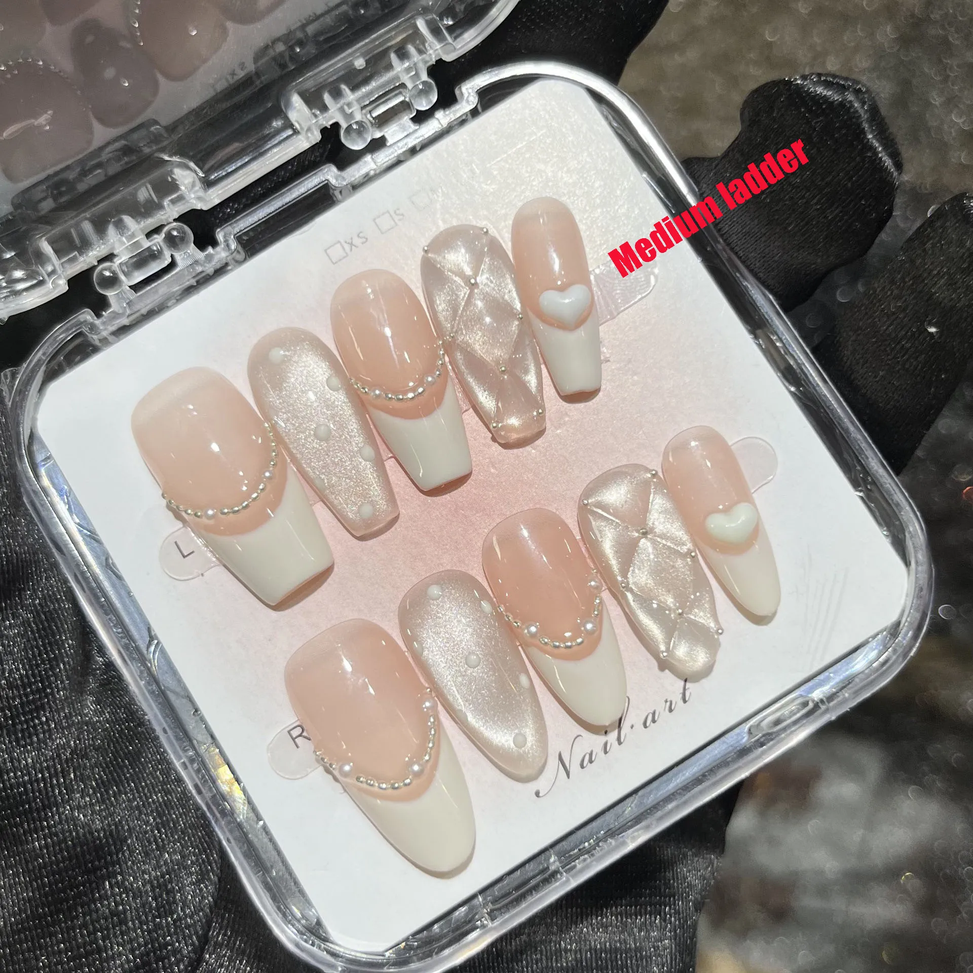 10pcs Handmade Press on Nail Cat's eye Diamond Check French Fake Nail for Women&Girl Medium ladder Removable Wearable False Nail
10pcs Handmade Press on Nail Cat's eye Diamond Check French Fake Nail for Women&Girl Medium ladder Removable Wearable False Nail