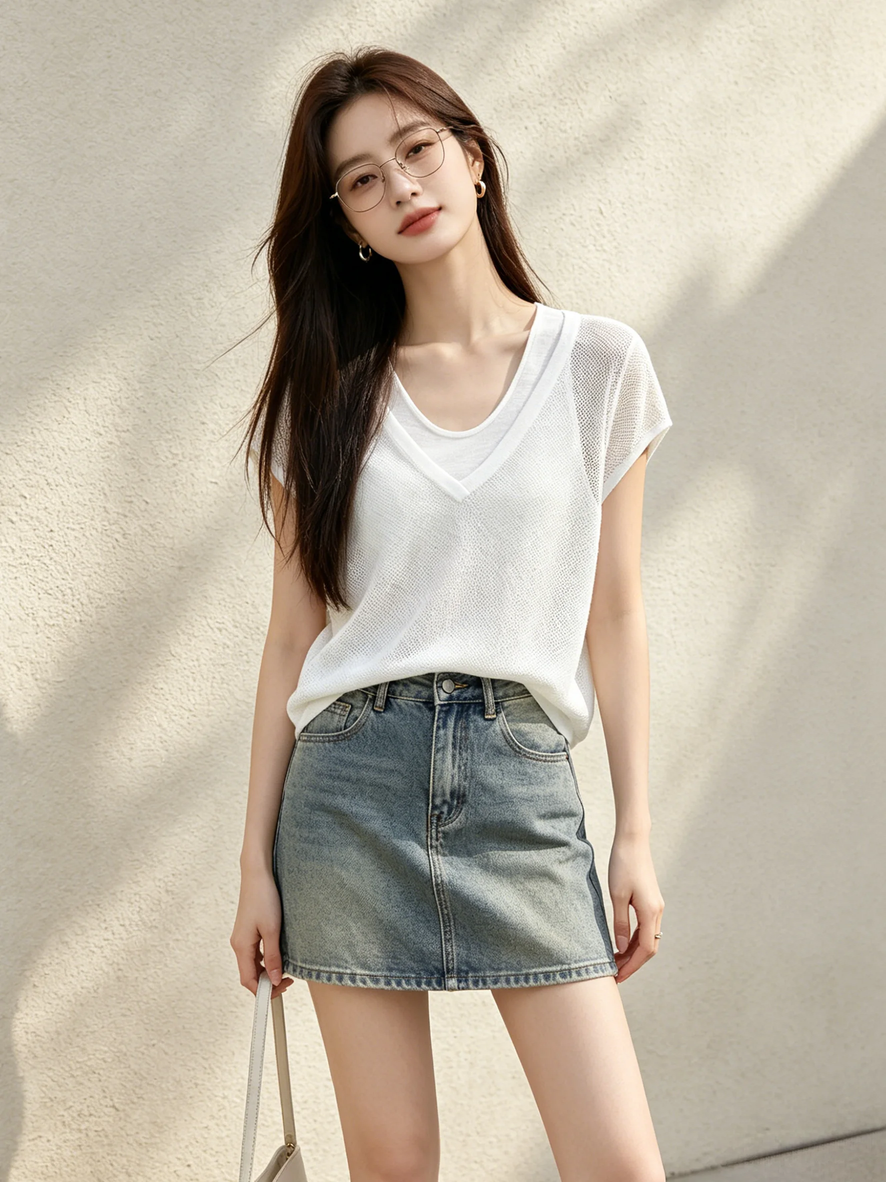 Korean Style Breathable Skin-Friendly V-Neck T-Shirt Fake Two-Piece Design Summer Fashion Slimming Versatile Standard Fit Top
Korean Style Breathable Skin-Friendly V-Neck T-Shirt Fake Two-Piece Design Summer Fashion Slimming Versatile Standard Fit Top