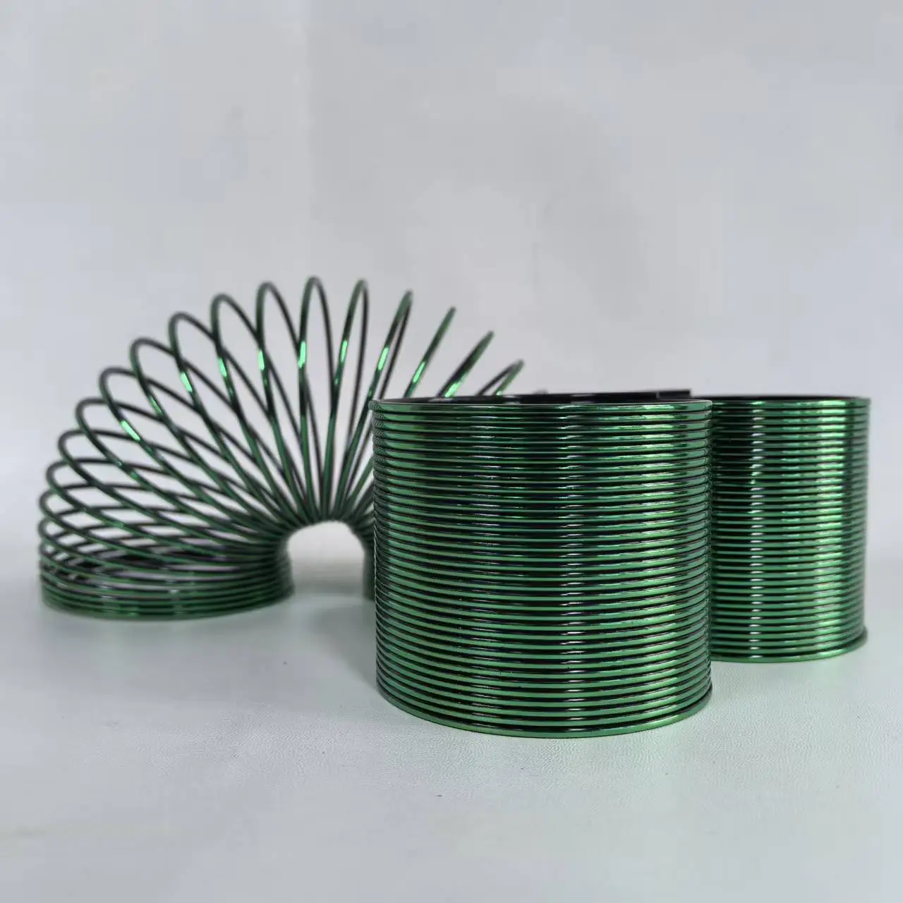 1/3/6pcs Green Rainbow Spring Toy, stretchable & stackable. Safe durable plastic, great gift for kids.
1/3/6pcs Green Rainbow Spring Toy, stretchable & stackable. Safe durable plastic, great gift for kids.