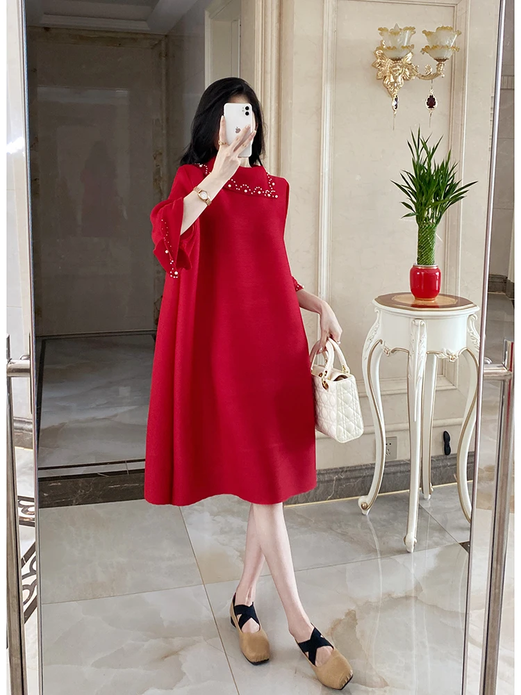 Miyake Ruffled French Vintage Beaded Red Dress 2024 Autumn/Winter Elegant Polo Neck Loose Women's Short Dress
Miyake Ruffled French Vintage Beaded Red Dress 2024 Autumn/Winter Elegant Polo Neck Loose Women's Short Dress
