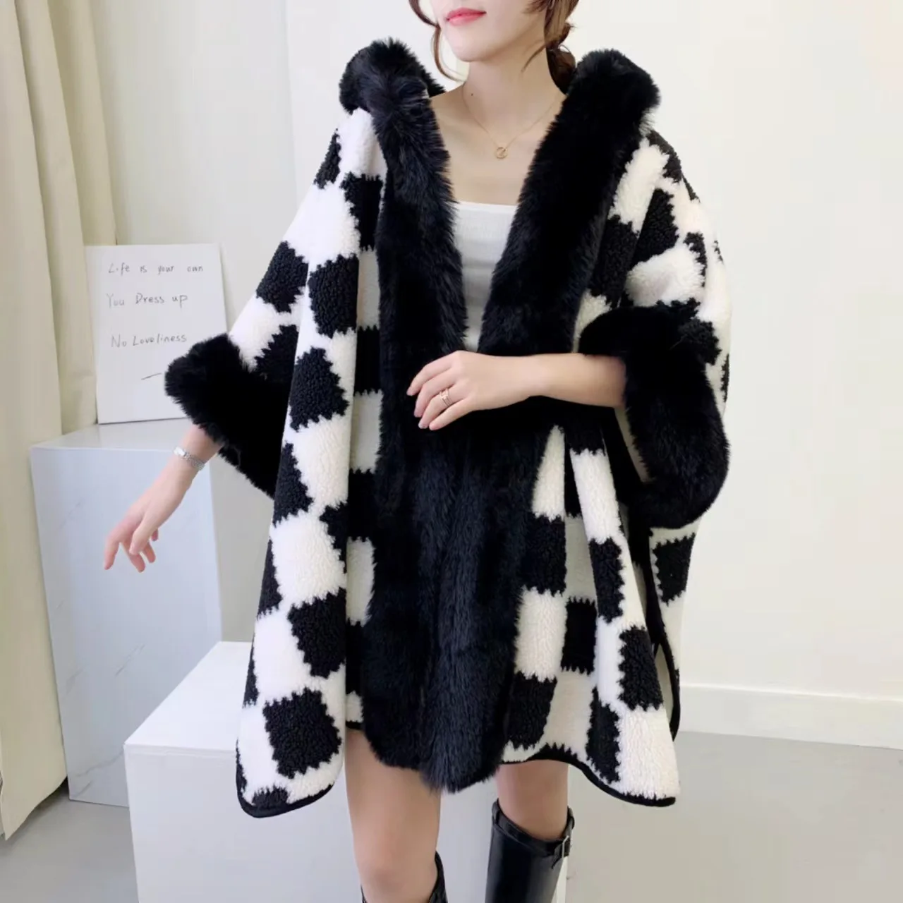 Double-Sided Real Mink Fur Cape Women's Half Round Shawl Travel Poncho Woven Scarf Fashion Warm Autumn Winter with Hat Wh59
Double-Sided Real Mink Fur Cape Women's Half Round Shawl Travel Poncho Woven Scarf Fashion Warm Autumn Winter with Hat Wh59