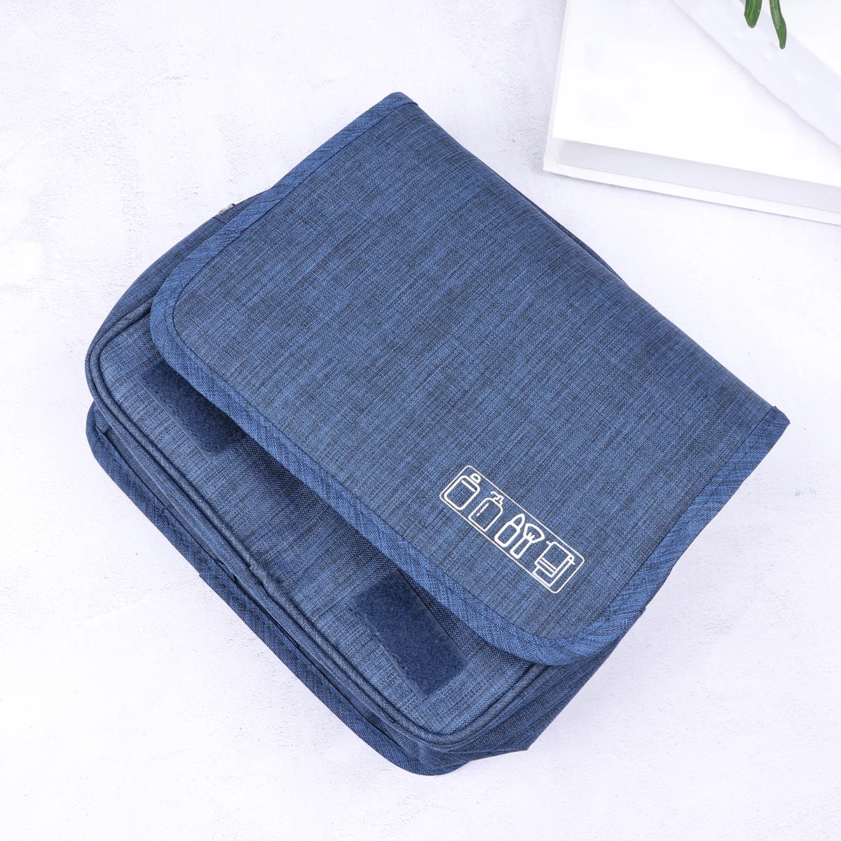 1pc Waterproof Portable Bag Large Capacity Toiletry Organizer Travel Pouch Hook Type For Camping Hiking Business Trip
1pc Waterproof Portable Bag Large Capacity Toiletry Organizer Travel Pouch Hook Type For Camping Hiking Business Trip