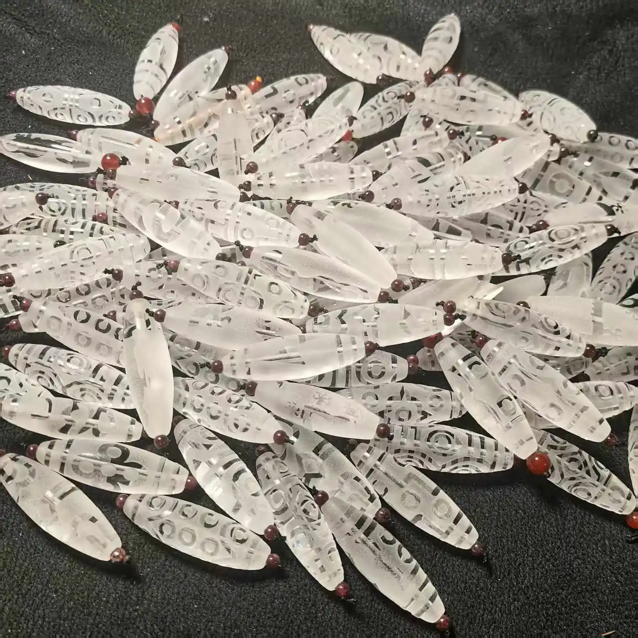 50pcs/lot Best Offer Wholesale Natural White Crystal Stone dzi beads Multiple patterns for jewelry making Pendant bracelets
50pcs/lot Best Offer Wholesale Natural White Crystal Stone dzi beads Multiple patterns for jewelry making Pendant bracelets