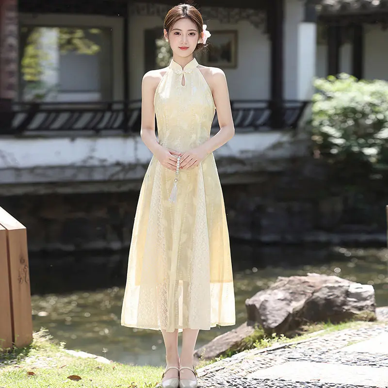 Spring Summer Yellow Hanging Neck Chinese Style New Chinese Suzhou Qipao Improved Young Style 2026 Female Qipao Dress
Spring Summer Yellow Hanging Neck Chinese Style New Chinese Suzhou Qipao Improved Young Style 2026 Female Qipao Dress