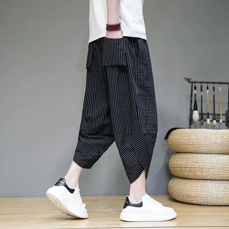 Мужские летние повседневные брюки в полоску, свободные широкие брюки-морковки, модные шаровары больших размеров с маленькими штанинами-фонариками
Мужские летние повседневные брюки в полоску, свободные широкие брюки-морковки, модные шаровары больших размеров с маленькими штанинами-фонариками