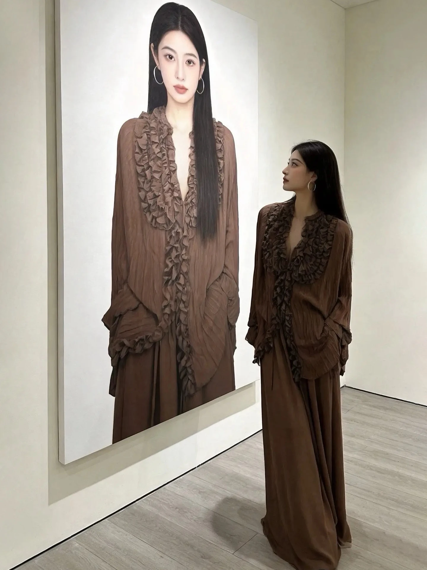 Summer New Casual Style Loose Long Sleeve V-Neck Top And Skirt Set Women Slimming High Waist Long Skirt Fashion Ensemble
Summer New Casual Style Loose Long Sleeve V-Neck Top And Skirt Set Women Slimming High Waist Long Skirt Fashion Ensemble