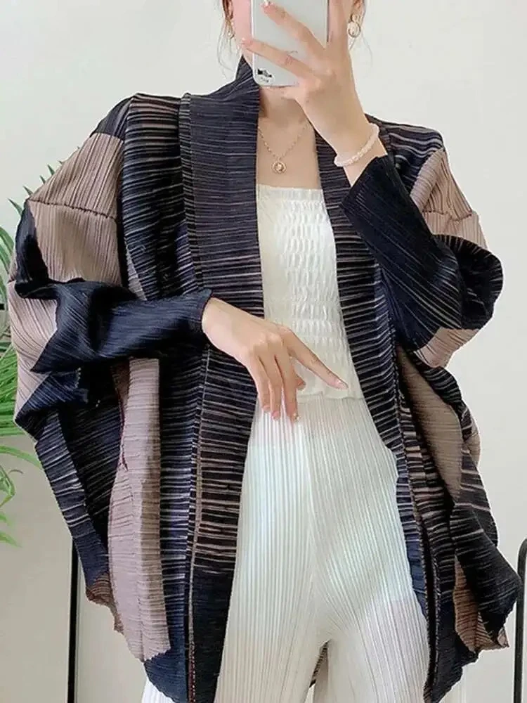 Miyake, новинка лета 2025, куртка в стиле ретро, женская одежда, плиссированная куртка с цветными блоками, женская куртка с лацканами и длинными рукавами Ming Needle
Miyake, новинка лета 2025, куртка в стиле ретро, женская одежда, плиссированная куртка с цветными блоками, женская куртка с лацканами и длинными рукавами Ming Needle